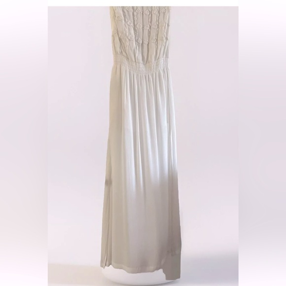 LA MADE Women’s White Strapless Maxi Dress Embroidered Rosette Size Extra SMALL - Picture 8 of 8